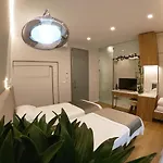 Terrace Apartment *