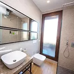 Terrace Apartment *