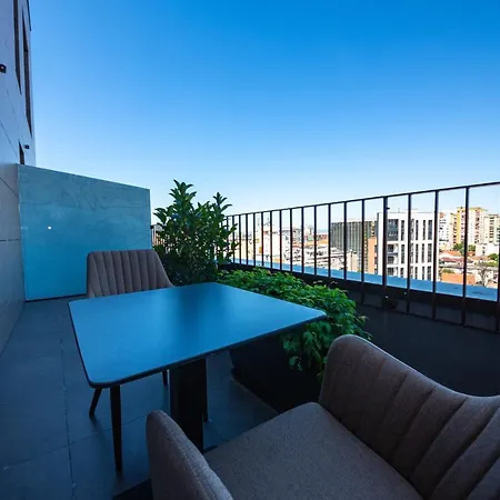 Terrace * Tiran